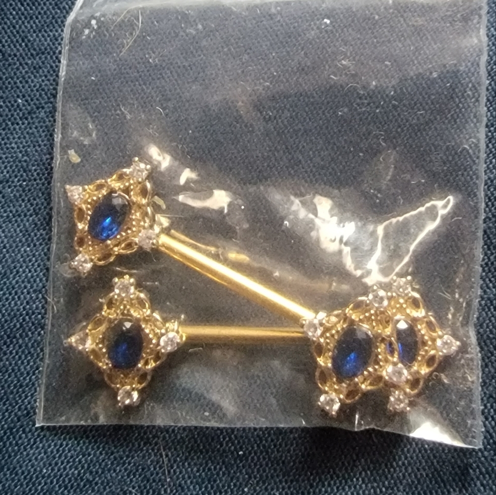 Nipple rings set